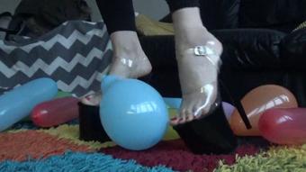 BALLOONs VS HEELS (Goddess Vanessa)