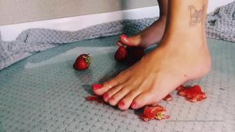 nataliefox 02 08 2019 48249997 strawberry crush (nataliefox)