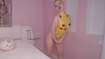 Pikachu Flexible Show Dance - January 10, 2022 (MiaMelone)