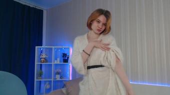 Enjoying my body - Dec 4, 2021 (Roxie_Keendall)