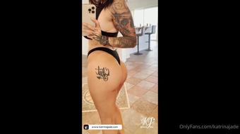 katrinajade 04 02 2022 2345160467 Is it hot in here or is just my BRAND NEW SOLO  Go check your DMs  (katrinajade)